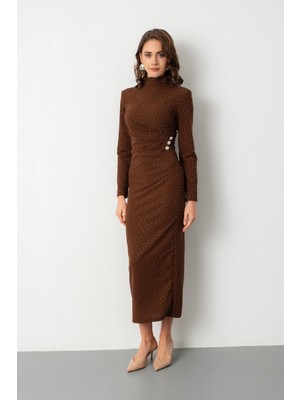 Lafaba Kadın Kahverengi Dik Yaka Taş Aksesuar Detay Midi Davet Elbisesi