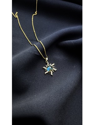 Glossy Jewelery Güneş Figürlü Taşlı Kolye