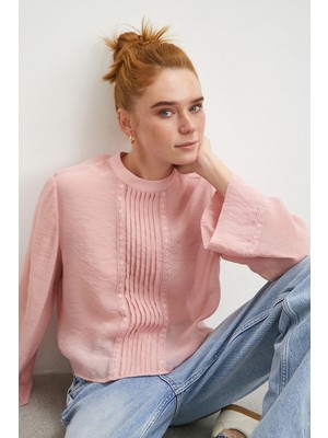 Dantel Kesimli Uzun Kollu Bluz Pembe