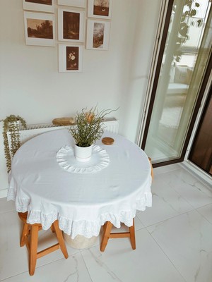 Nurgita Home Vintage Fırfırlı Fistolu Duck Keten Yuvarlak Masa Örtüsü