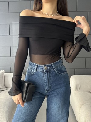 İnci Zehra Kadın Siyah Transparan Kol Madonna Yaka Bluz