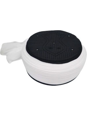 Sarıkhane Çocuk Namaz Sarığı - Beyaz Kumaş - Siyah Takke - Yuvarlak Sarım - Nâli Şerif - 4 Metre (Züabeli)