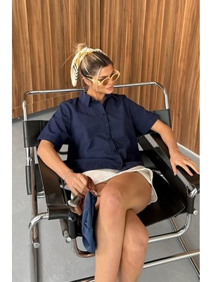 Kadın Kısa Kollu Pamuklu Basic Gömlek Lacivert - 26Y 2127