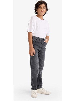 DeFacto Straight Fit Klasik Düz Kesim Jean Pantolon Erkek Çocuk F8432A826SM