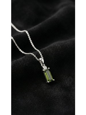 Roza Silver Peridot Taşlı Rodyum Tektaş Baget Gümüş Kolye