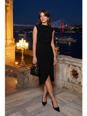 Lela Drape ve Yırtmaç Detaylı Sıfır Yaka Kolsuz Midi Boy Abiye Elbise Bayan ELBİSE 611EL694