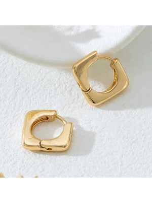 Sevas Gold Kadın Altın Renk Mini Geometrik Küpe