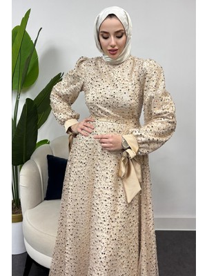 Tesettür Diyarı Aura Model Abiye Nişan Mezuniyet ve Özel Günleriniz Için Taş Işlemeli Abiye -Bej