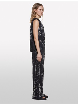 Sisley %100 Viskoz Desenli Pilise Motifli Kolsuz Bisiklet Yaka Üst Kadın Siyah Bluz - 325P5XINLQ09A