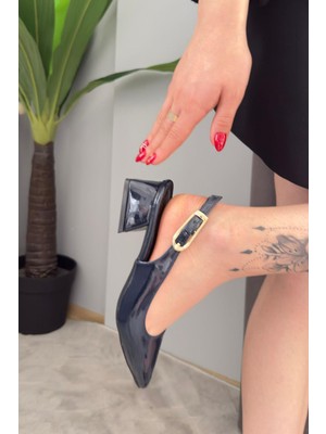 Preshley Kadın Sole Lacivert Rugan Kısa Topuklu Arkası Acık Ayakkabı