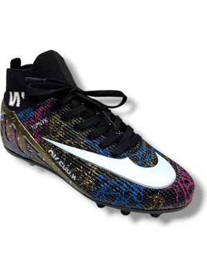 Walked 041-26 Çoraplı Erkek Çocuk Çivili Halı Saha Krampon Siyah Beyaz 31-35