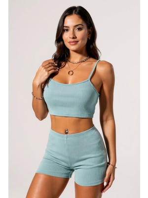 Tuba Toptaş Kadın Açık Mavi Şortlu Kaşkorse Gecelik Takım – Modern, Konforlu ve Günlük Kombinlere Uygun