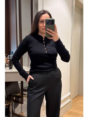 Magarde Fitilli Sedef Düğme Detay Triko- Siyah