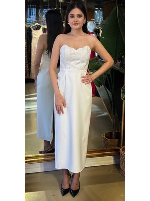 Abiyeniall Beyaz Straplez Yaka Yırtmaçlı Düz Kesim Krep Midi Abiye Elbise 11169-01