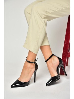 Fox Shoes S372664708 Siyah Rugan Ince Topuklu Kadın Ayakkabı