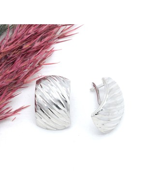 Canka Geçirmeli Lazerli Gümüş Küpe