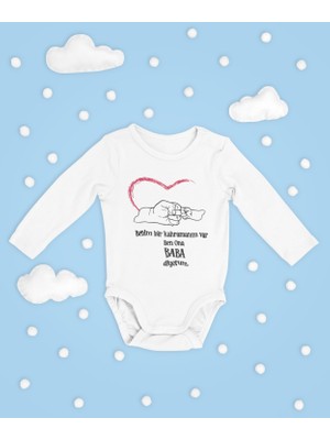 Sevbano Benim Bir Kahramanım Var Ben Ona Baba Diyorum Yazılı Pamuklu Unisex Çıtçıtlı Uzun Kollu Body Zıbın
