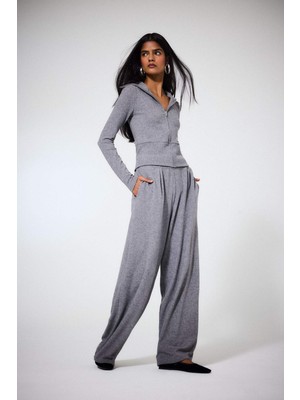 DeFacto Wide Leg Yumuşak Tuşeli Pantolon G8418AX25WN