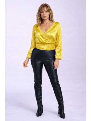 Mamayaga Kadın Kruvaze Yaka Dantel Kenar Bağlama Detaylı Crop Boy Parlak Saten Bluz