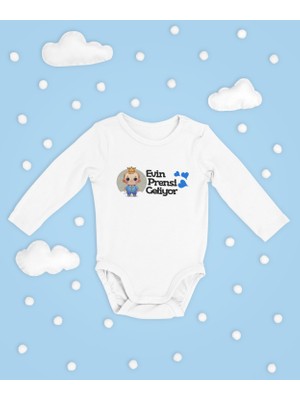 Sevbano Evin Prensi Geliyor Yazılı Pamuklu Yumuşak Unisex Çıtçıtlı Uzun Kollu Body Zıbın