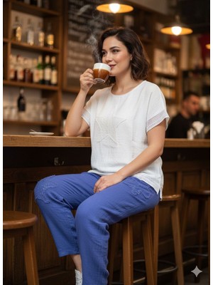 Kadın Papatya ve Yıldız Desenli File Detaylı Kısa Kol Keten Kombin (Bluz ve Pantolon)