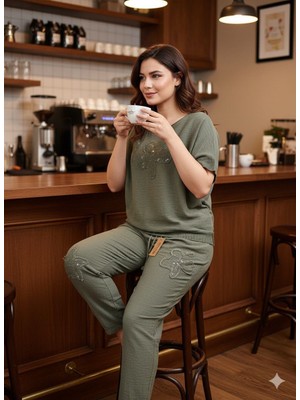 Kadın Papatya ve Yıldız Desenli File Detaylı Kısa Kol Keten Kombin (Bluz ve Pantolon)