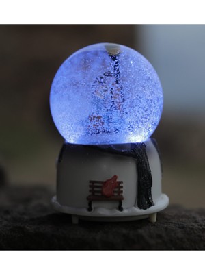 UltraNova Büyük Boy Kış Masalı Kar Küresi, Müzikli ve Işıklı, Püskürtmeli Dekor