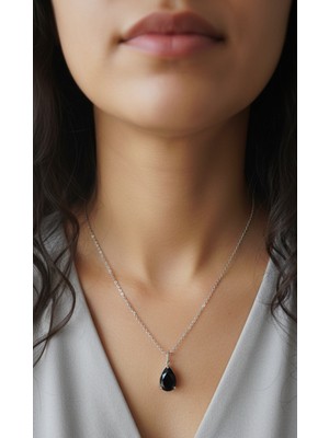 Artepieza Gümüş Renk Sıra Taşlı Siyah Damla Model Sf Zincir Çelik Kolye-Zarif Siyah Safir Damla Kolye