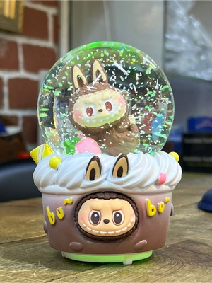 UltraNova Parlak Işıklı Müzikli Kar Küresi, Sıcak ve Neşeli Atmosfer Yaratır