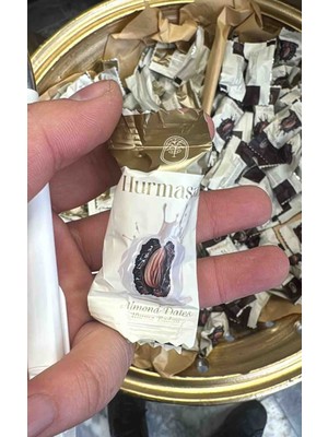Hurmasan Beyaz Çikolatalı Bademli Hurma, Atıştırmalık, Hac ve Umre Hediyelik (380 Gram)