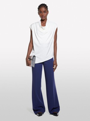 Sisley %100 Viskoz Asimetrik Dökümlü Yaka Kolsuz Üst Kadın Bej Bluz - 325P5FNTLQ08P