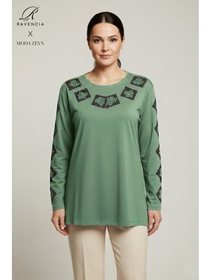 Ravencia Kadın Orta Yaş ve Üzeri Viskon Kare Taşlı Yırtmaçlı Işlemeli Likralı Anne Penye Bluz