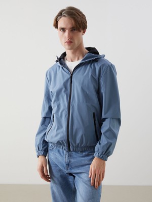 Lc Waikiki Yeni Sezon Standart Kalıp Kapüşonlu Erkek Yağmurluk