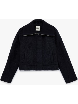 Koton Uzun Kollu Fermuarlı Cep Detaylı Geniş Yaka Crop Ceket