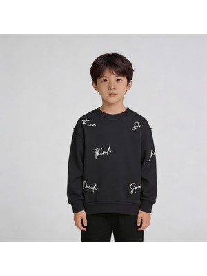 Bisiklet Yaka Nakışlı Oversize Kalıp Çocuk Sweatshirt
