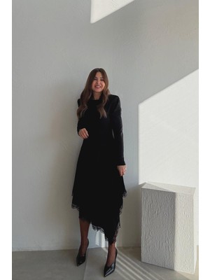 Siyah Etek Ucu Dantelli Elbise