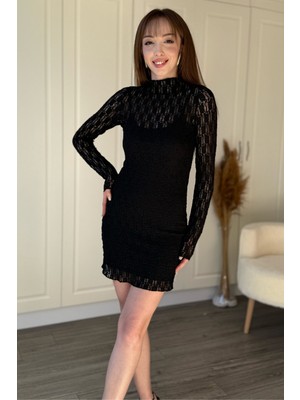 Dilay Gökoğlu Butik Dik Yaka Astarlı Mini Dantel Siyah Elbise