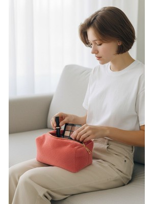 Plush Studio Pufcase  Toscana Peluş Kumaş, Makyaj Çantası 10X20X10 cm Ithal Tüy Dökmez