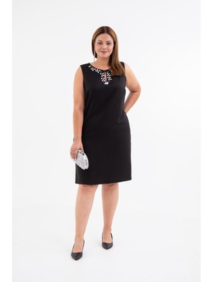 Roxxlen 3330560 Kadın Büyük Beden Siyah Taş Detaylı Kolsuz Elbise