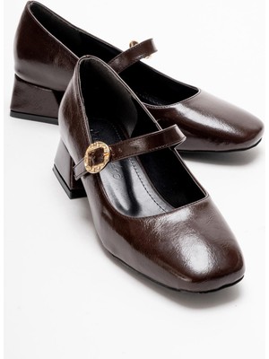 Ccway Kadın Küt Burunlu Biyeli Topuklu Ayakkabı; Kahve Kırışık