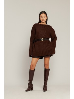 Nisan Triko Yırtmaçlı Oversıze Triko Kazak