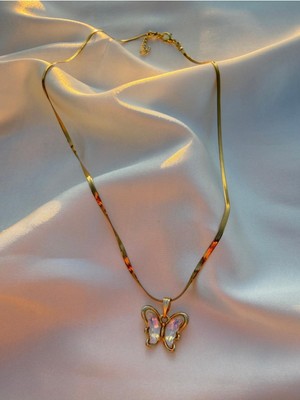 Işıltı Taşlı Kelebek Gold Renk Çelik Kolye