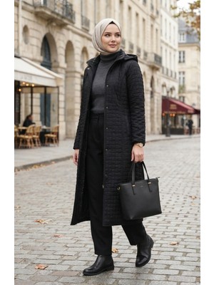 Sefa Merve Büyük Beden Kapitone Mont Siyah 6239-01 Kadın İçin Hafif Su İtici Özellikli Şık Tasarım