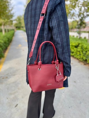 Just Polo Kadın Su Geçirmez Yumuşak Deri Ayarlanabilir Askılı Lüks El & Omuz Çantası