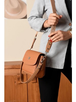 Just Polo Kadın Su Geçirmez Kabartma Baskılı Ayarlanabilir Askılı Şık El & Omuz Çantası