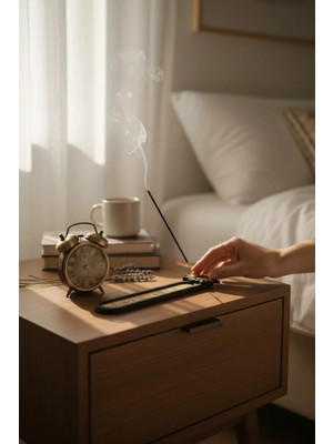 Güneş ve Ay Figürlü Burç Sembollü Ahşap Tütsülük