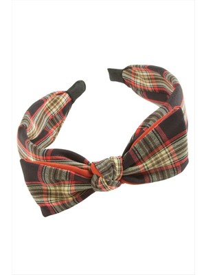 Kare Desenli Fiyong Taç