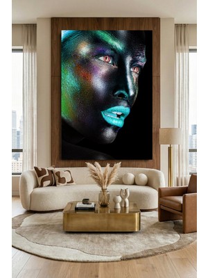 Wallivo Sağa Bakan Turkuaz Rujlu Siyahi Kadın Kanvas Tablo