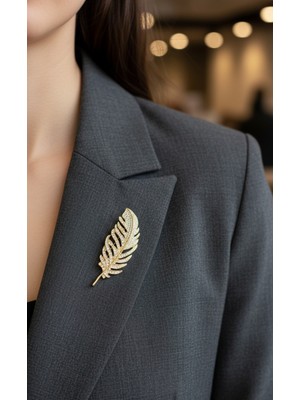 Efeaks Kristal Taşlı Tüy Figürlü Broş - Altın Sarısı Şık Yaka Iğnesi