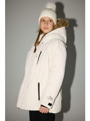 DeFacto Kız Çocuk Çıkarılabilir Suni Kürk Yaka Kapüşonlu Polar Astarlı Fermuarlı Şişme Kayak Montu F4480A825WN